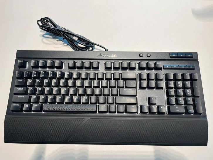 Corsair gaming keyboard K68 RGB - Qwerty, Computers en Software, Toetsenborden, Zo goed als nieuw, Qwerty, Ophalen of Verzenden