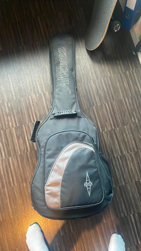 Gitaartas alvarez, Muziek en Instrumenten, Snaarinstrumenten | Gitaren | Akoestisch, Zo goed als nieuw, Ophalen