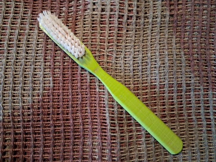 Zeldzame Britse WO2 tandenborstel Arrow Ltd. 1940, Verzamelen, Militaria | Tweede Wereldoorlog, Landmacht, Overige typen, Ophalen of Verzenden