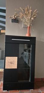 Vitrinekasten, Enlèvement, Comme neuf