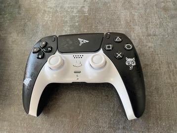 Playstation 5 controller “limited” met TMR Sticks beschikbaar voor biedingen