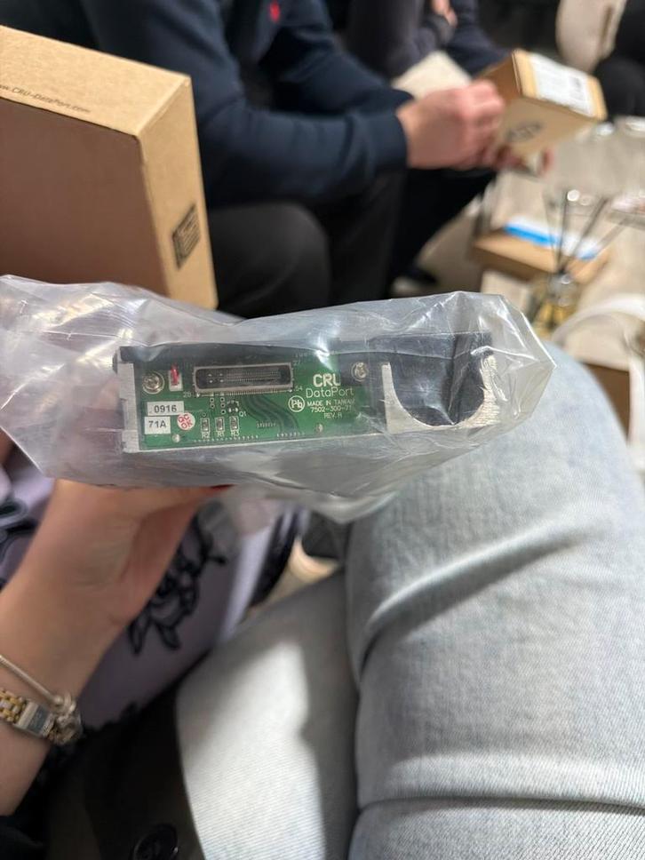 CRU DataPort HDD/SSD Caddy / Carrier, Auto-onderdelen, Uitlaatsystemen, Nieuw, Ophalen of Verzenden