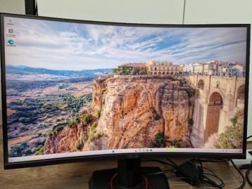 Asus TUF QHD 27 inch curved gaming monitor 165Hz beschikbaar voor biedingen
