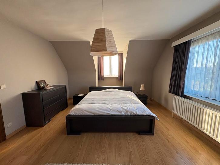 Slaapkamer- dubbel bed - verstelbare lattenboden- nachtkast, Huis en Inrichting, Slaapkamer | Bedden, Verstelbaar, Ophalen