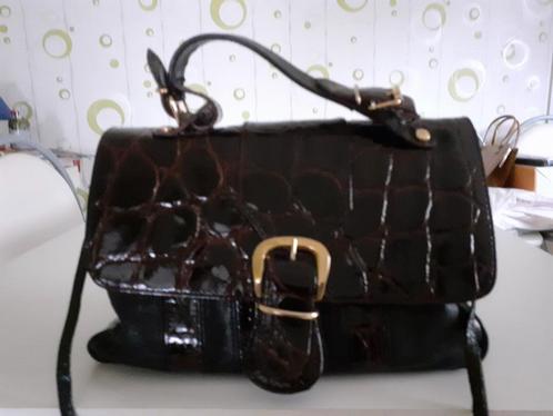 Mooie bruine lakhandtas, Handtassen en Accessoires, Tassen | Damestassen, Nieuw, Handtas, Ophalen