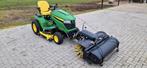 John Deere X584 met veegmachine., Opvangbak, Ophalen of Verzenden