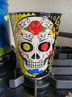Vuilbak dia de los muertos, Ophalen, Gebruikt