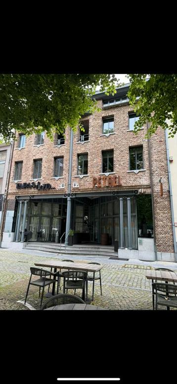 Te koop appartment op de markt 16 bus 6 in maaseik beschikbaar voor biedingen