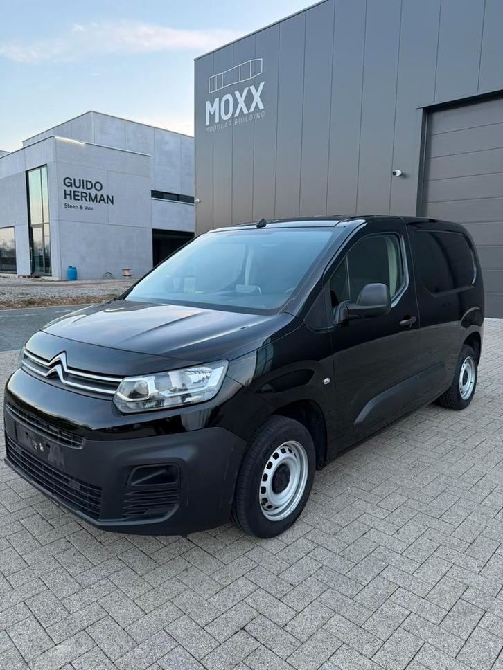 Citroën Berlingo, Autos, Camionnettes & Utilitaires, Particulier, Citroën, Diesel, Euro 6, 4 portes, Boîte manuelle, Noir, Enlèvement