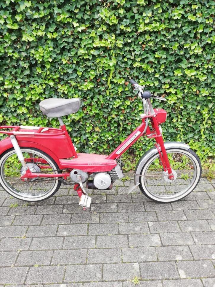peugeot 102 de 1968 + 104 de 1979 en très bon état, Fietsen en Brommers, Brommers | Oldtimers, Ophalen of Verzenden