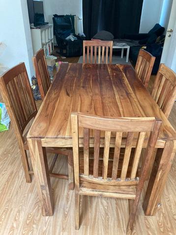 Eettafel plus 6 stoelen in zeer goed acaciahout beschikbaar voor biedingen