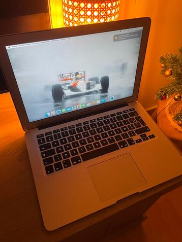 MacBook Air  beschikbaar voor biedingen