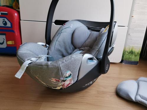 cybex cloud z I-size edition koi, Enfants & Bébés, Sièges auto, Utilisé, Autres marques, 0 à 10 kg, Ceinture de sécurité, Dossier réglable