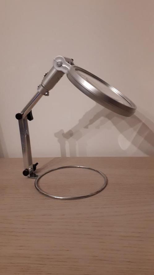Loupe Bresser 2x - 4x Avec éclairage LED -, Hobby en Vrije tijd, Vergrootglazen, Loepen en Loeplampen, Zo goed als nieuw, Vergrootglas of Loep