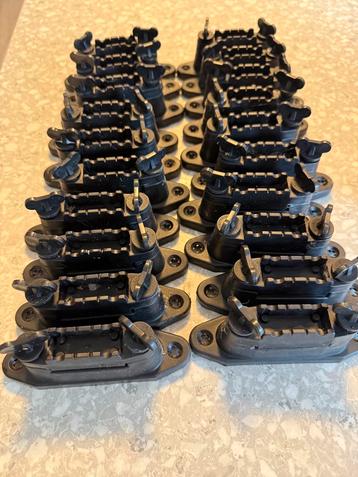 20 hoekisolatoren voor schriklint weides tot 40mm beschikbaar voor biedingen