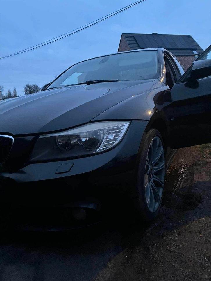 318d e90 lci 2010, Auto's, BMW, Particulier, 3 Reeks, Diesel, Euro 5, Berline, Handgeschakeld, Zwart, Zwart, Stof, Achterwielaandrijving