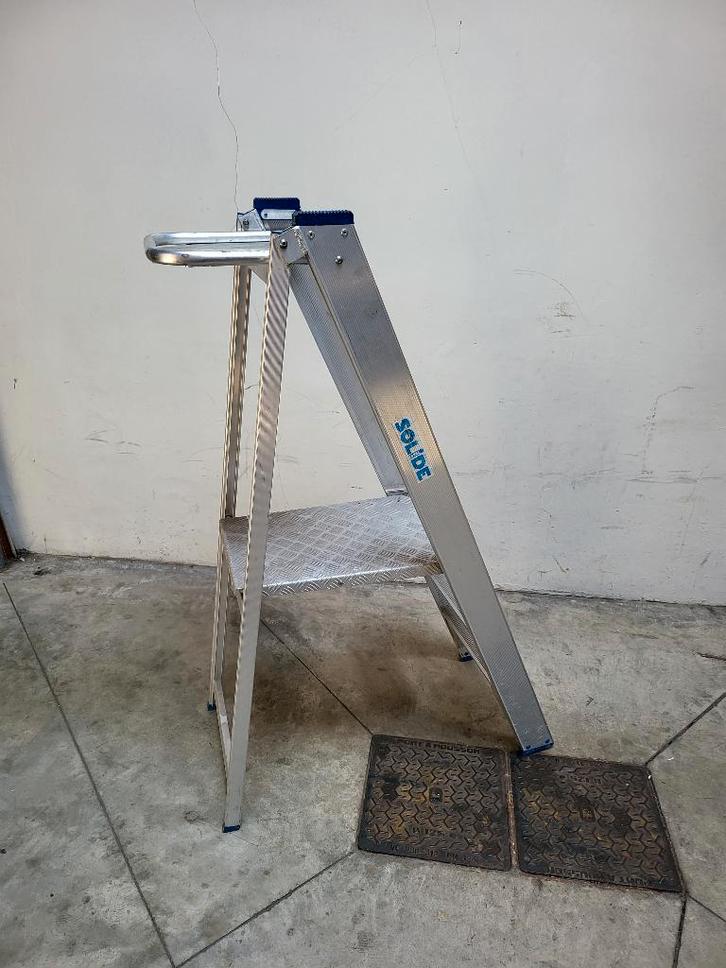 Solide schilderstrap 3 treden inclusief bordes, Doe-het-zelf en Bouw, Ladders en Trappen, Zo goed als nieuw, Trap, Minder dan 2 meter