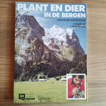 Plant en dier in de bergen beschikbaar voor biedingen
