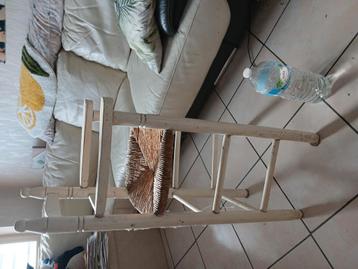 KINDERSTOEL OF TER DECORATIE PRIJS 5 EUR beschikbaar voor biedingen