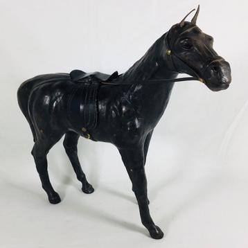 Vintage antiek lederen paard  beschikbaar voor biedingen