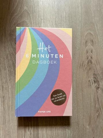 Het 6 minuten dagboek beschikbaar voor biedingen