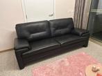 Zwarte lederen zetel, Ophalen, Tweepersoons, Zo goed als nieuw, Rechte bank