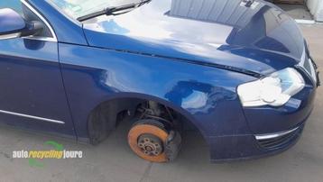 Scherm rechts-voor van een Volkswagen Passat (LD5Q) beschikbaar voor biedingen