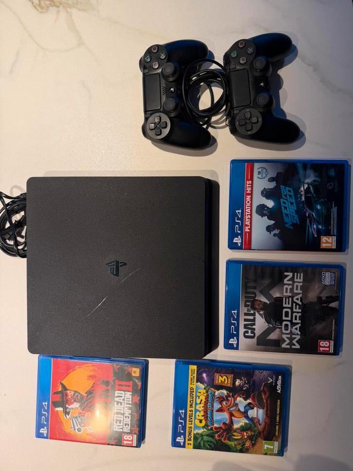 Sony PS4 met 2 controllers en 4 games, Games en Spelcomputers, Spelcomputers | Sony PlayStation 4, Zo goed als nieuw, Met 2 controllers