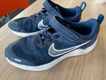 Nike Downshifter 12, taille 35.5 - z.g.a.n.