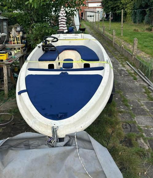 Plezierboot 5.1m, Watersport en Boten, Vis- en Consoleboten, Gebruikt, Tot 10 pk, 3 tot 6 meter, Elektrisch, Buitenboordmotor