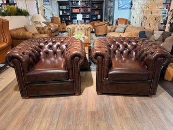 2 x originele engelse chesterfield clubfauteuils bruin IZGS! beschikbaar voor biedingen