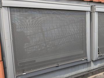 Velux MHL UK00 5060C handmatige zonwering (3 beschikbaar) beschikbaar voor biedingen