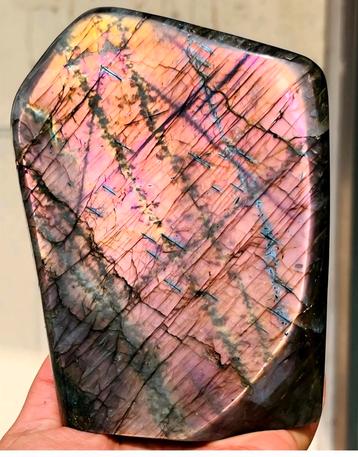 Prachtig labradoriet vrijvorm  beschikbaar voor biedingen