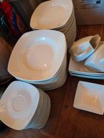 Servies borden groot klein koffie soep kom 107 items, Antiek en Kunst, Ophalen