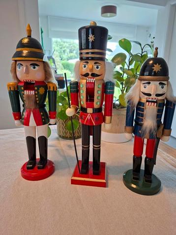 Mannetjes Notenkrakers kerst 3 stuks beschikbaar voor biedingen