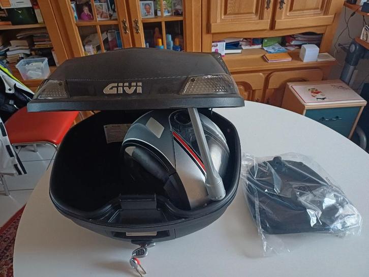 Givi Blade 37, Motoren, Accessoires | Koffers en Tassen, Zo goed als nieuw, Ophalen
