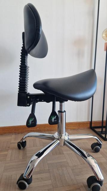 Ergonomische zadelkruk beschikbaar voor biedingen