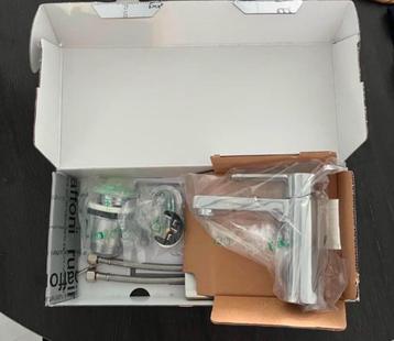 2 x nieuwe kranen lavabo (paffoni) NIEUW beschikbaar voor biedingen