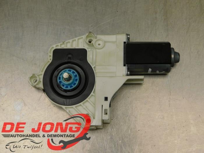 Moteur de vitre portière d'un Audi A5, Autos : Pièces & Accessoires, Carrosserie & Tôlerie, Audi, Utilisé, 3 mois de garantie