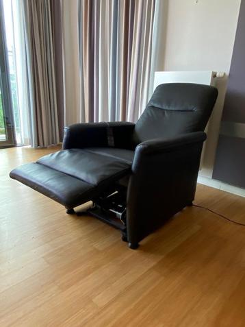 Relaxzetel leder beschikbaar voor biedingen