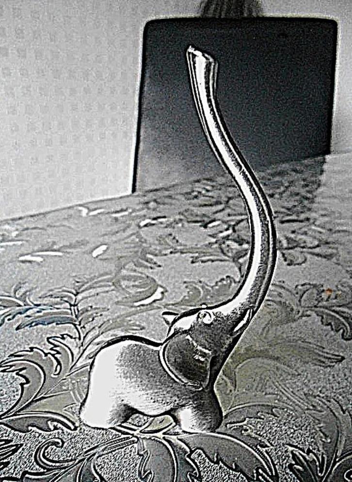 Voor op tafel, kleine decoratieve olifant, Huis en Inrichting, Woonaccessoires | Overige, Nieuw, Ophalen of Verzenden