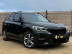 BMW X1 xDrive25e PHEV *M-Pack*Pano*Leder*trekhaak*Camera, Auto's, BMW, 34 g/km, Zwart, Leder, 5 zetels