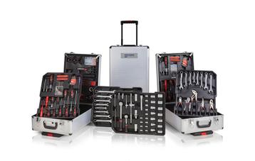 Coffret à outils en chrome avec colliers de serrage beschikbaar voor biedingen