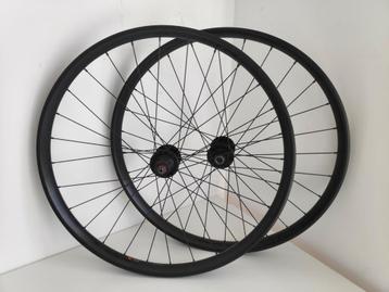 Bontrager Line 40 27,5" boost wielset ZGAN beschikbaar voor biedingen