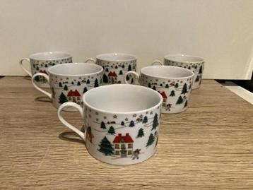 6 vintage porseleinen kerstbekers uit de jaren 70 beschikbaar voor biedingen