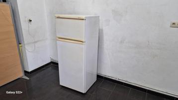 frigo iberna avec deux portes  dimensions 145x54cm se trouve