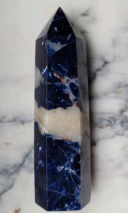 Obélisque sodalite 90x25x20 mm Brésil, Collections, Minéraux & Fossiles, Minéral, Enlèvement ou Envoi