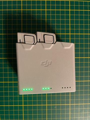 Dji Intelligent Flight Battery + charging hub disponible aux enchères