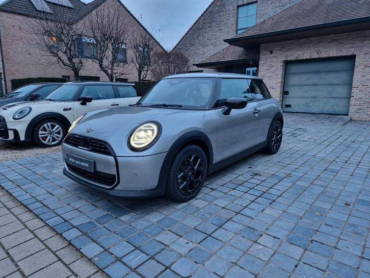 MINI Cooper C automaat model 2025 garantie 2029, Auto's, Mini, Bedrijf, Cooper, ABS, Achteruitrijcamera, Adaptieve lichten, Adaptive Cruise Control