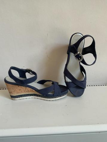 Sandalen met sleehak ,Marco Tozzi ,maat 40 beschikbaar voor biedingen
